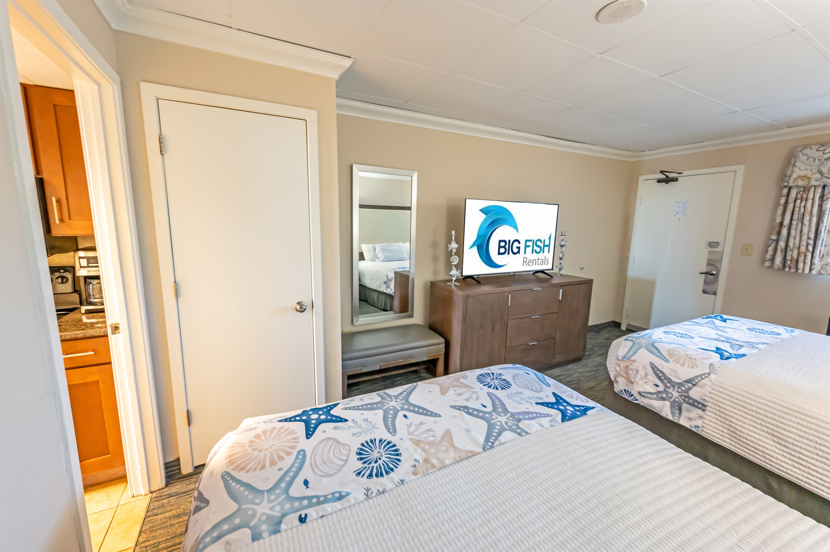 1BR New Oceanfront with Heated Pools, Coral Beach! 6