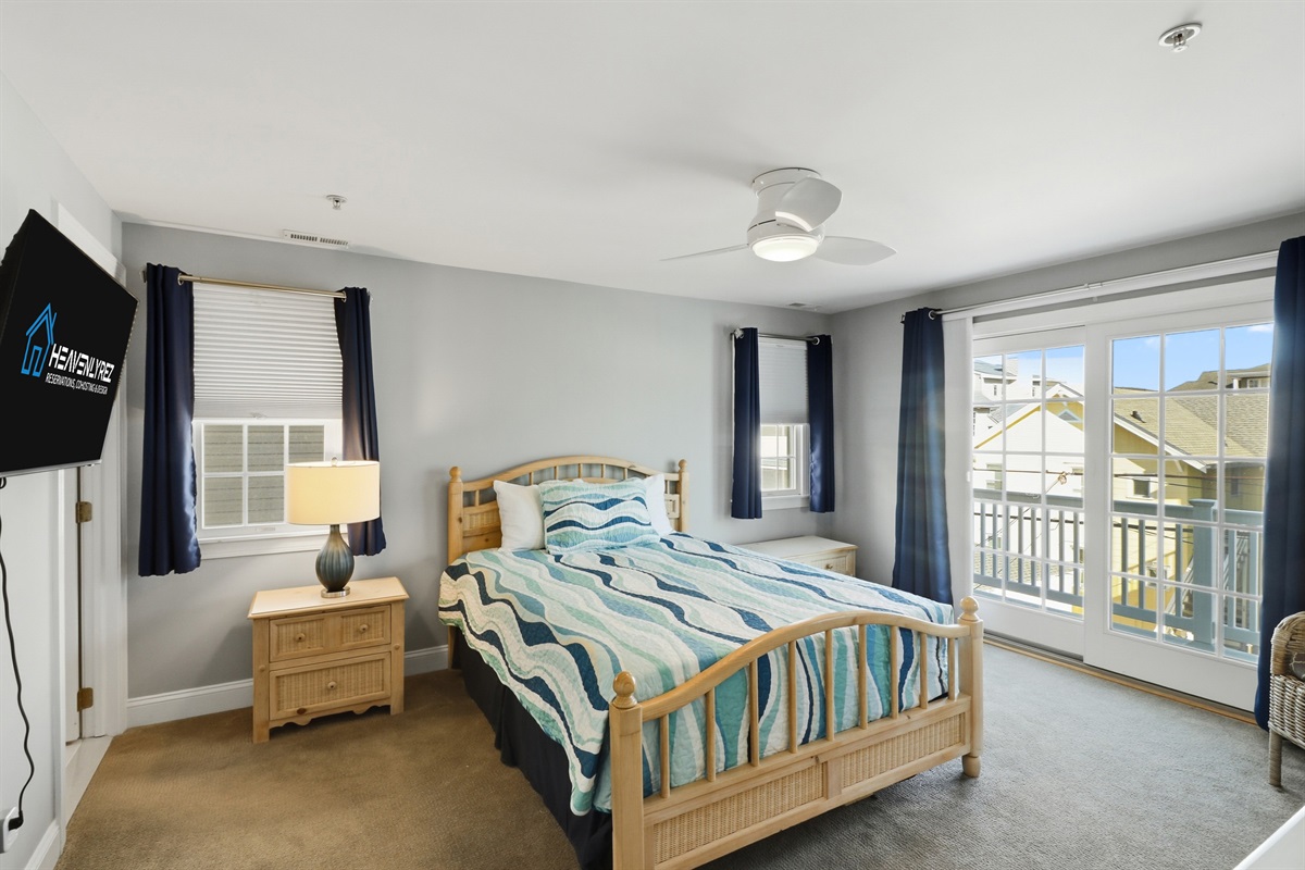 Comfortable queen bed