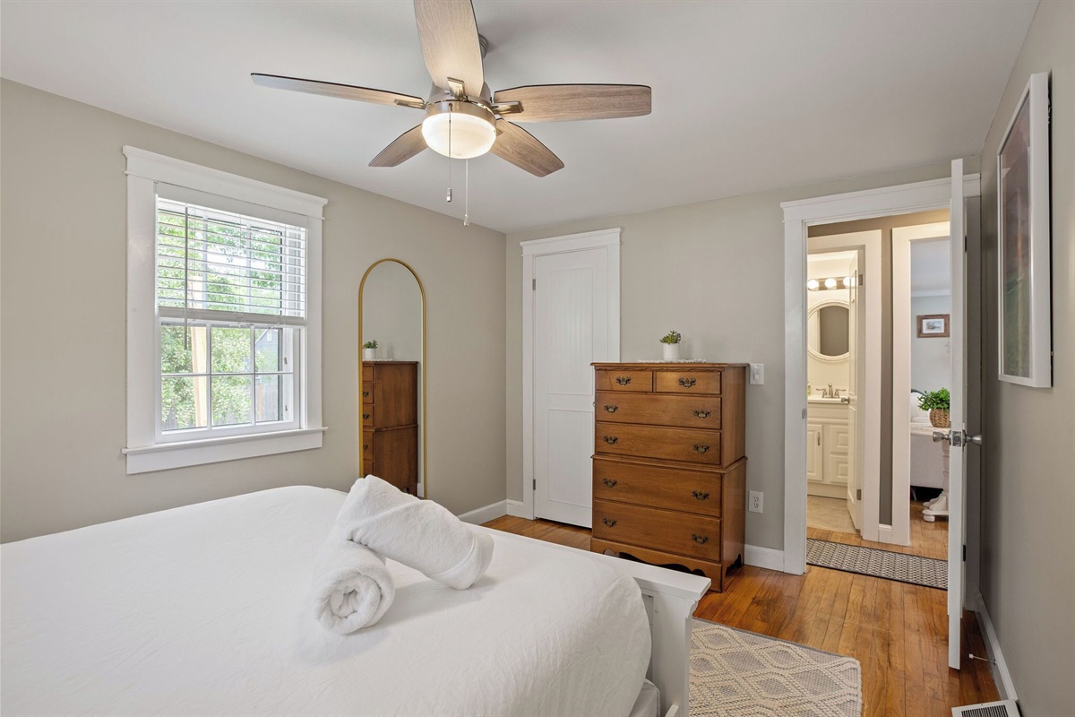 This primary room has plenty of space and storage to make yourself comfortable! 