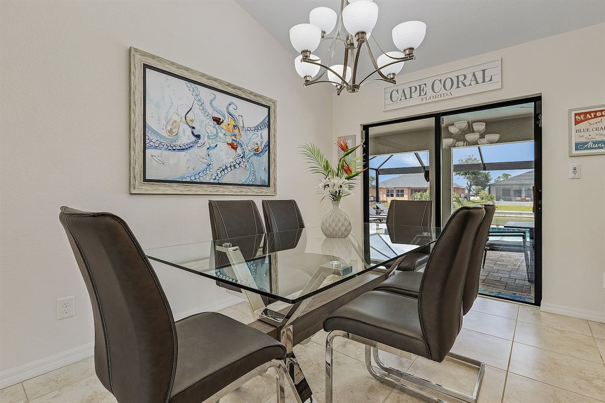 Enjoy the stunning dining area overlooking the pool and lanai area!