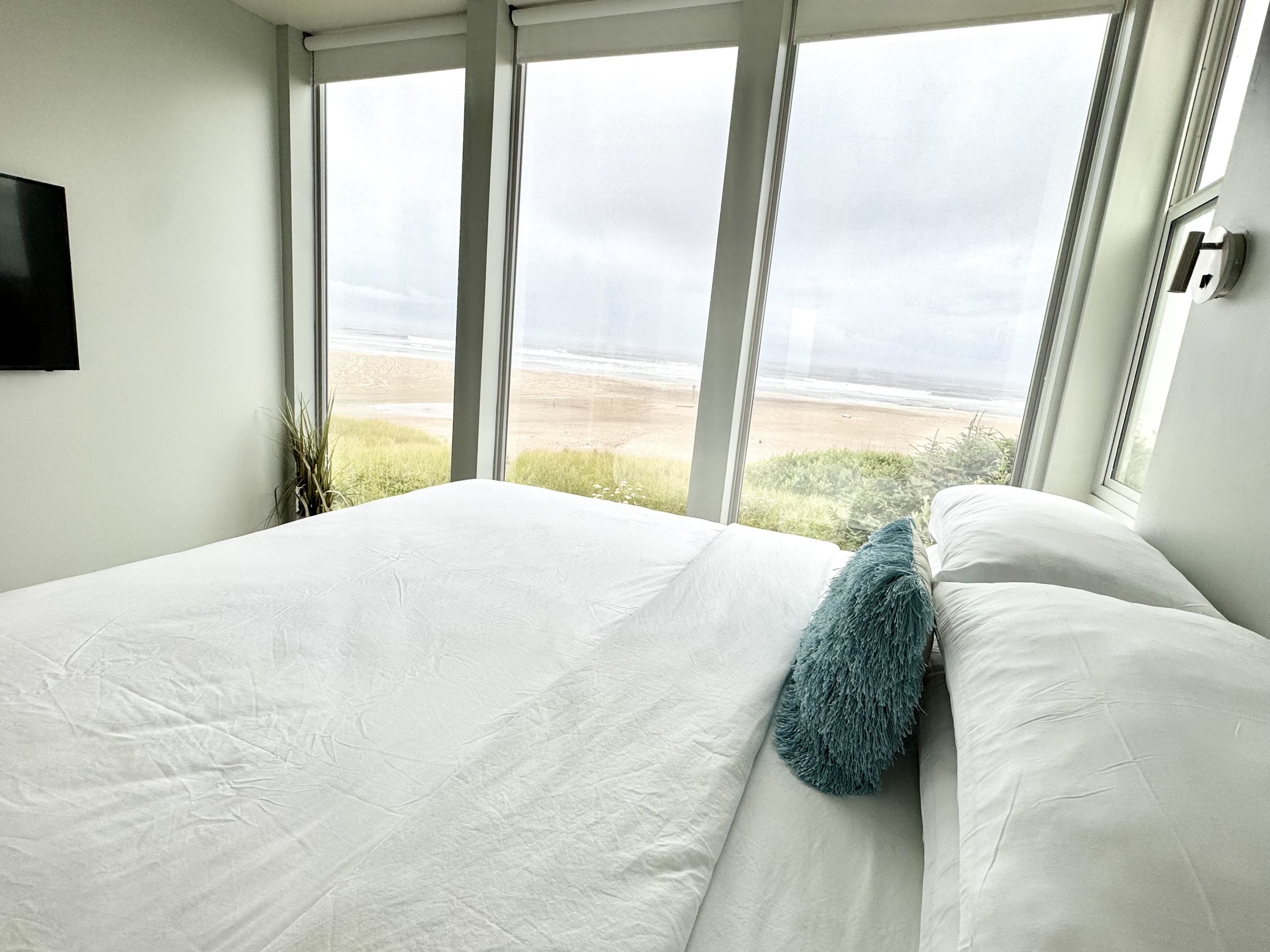 Ocean & Cape Lookout Views from NW Master bedroom with full bath, 4K smart