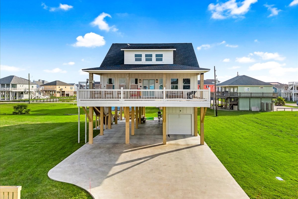 5008d6f43c054b319eed4af051da0872 Large | Beachhouse | Texas | TX | Vacation Homes | Galveston | Crystal Beach | Kokomo | Breezy Days | Beachfront Elegance | Sunrise Serenity | Southern Sands Property Management, LLC
