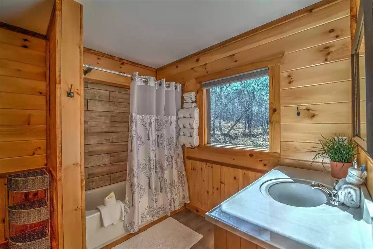 Master Bath with full-size Washer/Dryer