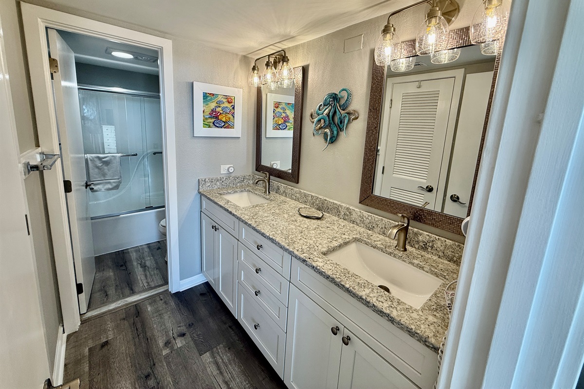 Primary En Suite Bath