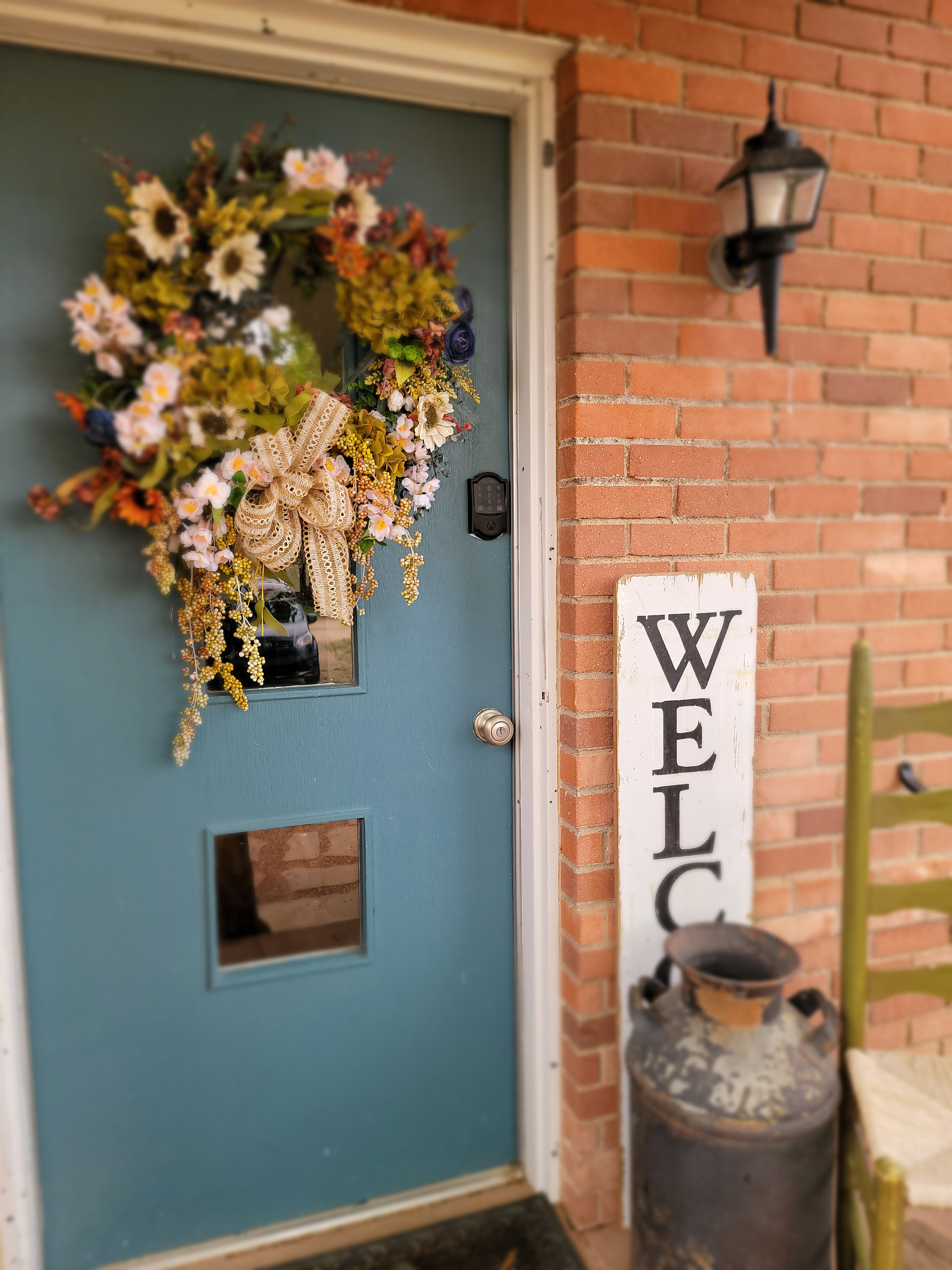 Vintage hospitality is what we like to call it! Handmade, collected, meaningful. 