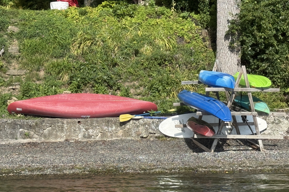 1 Canoe, 4 Kayaks and 1 Paddleboard