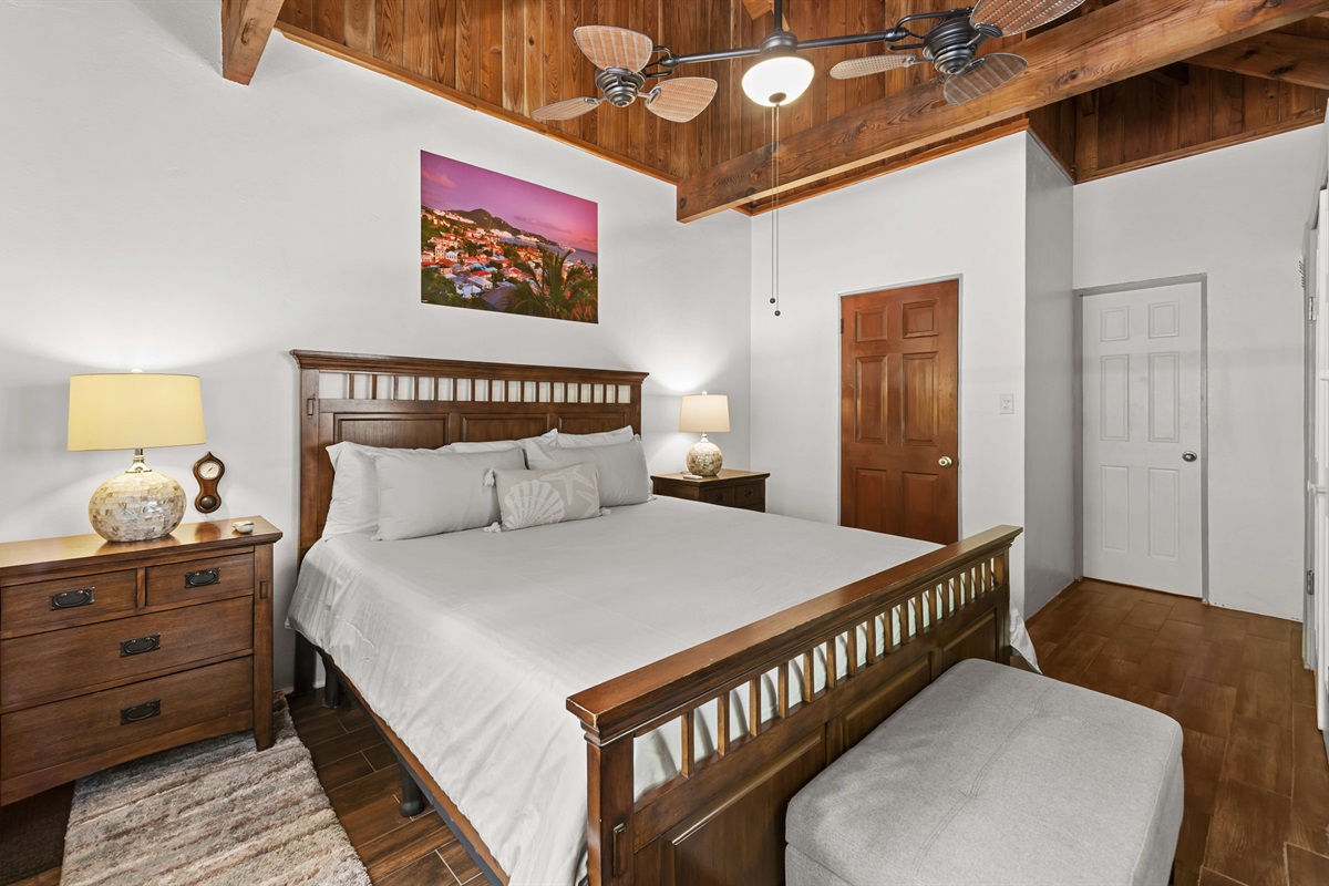 The primary bedroom has a king bed, laundry, air conditioning, ceiling fan, and an ensuite bathroom.