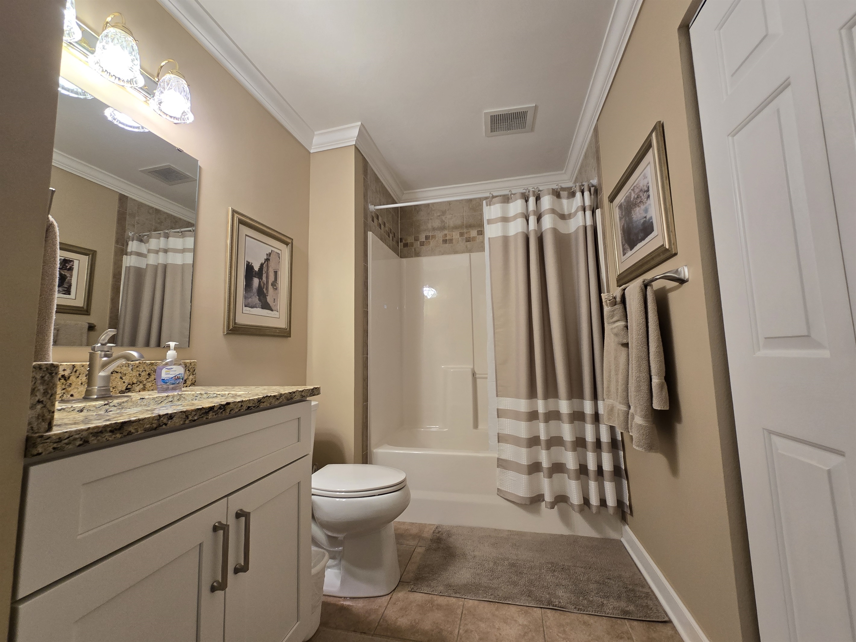 Hall bath with Tub Shower