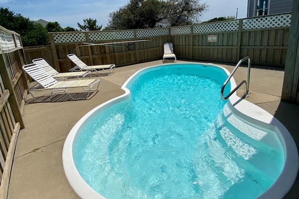 Refreshing private pool just for you.