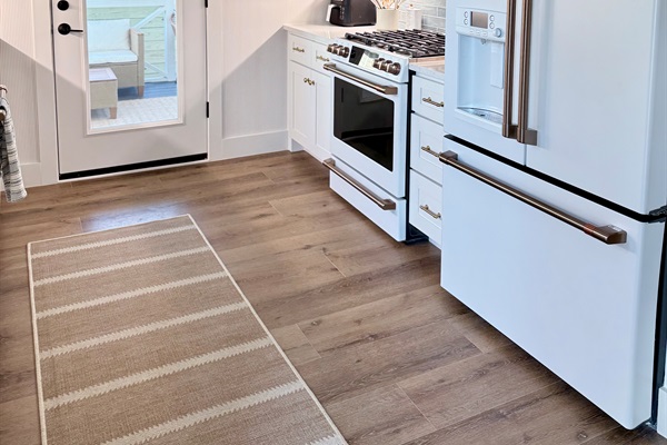 Full kitchen with upgraded appliances