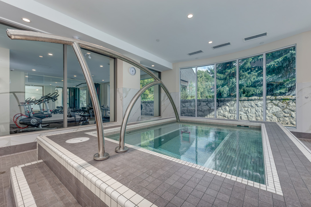 HOT TUB - NEWLY REMODELLED