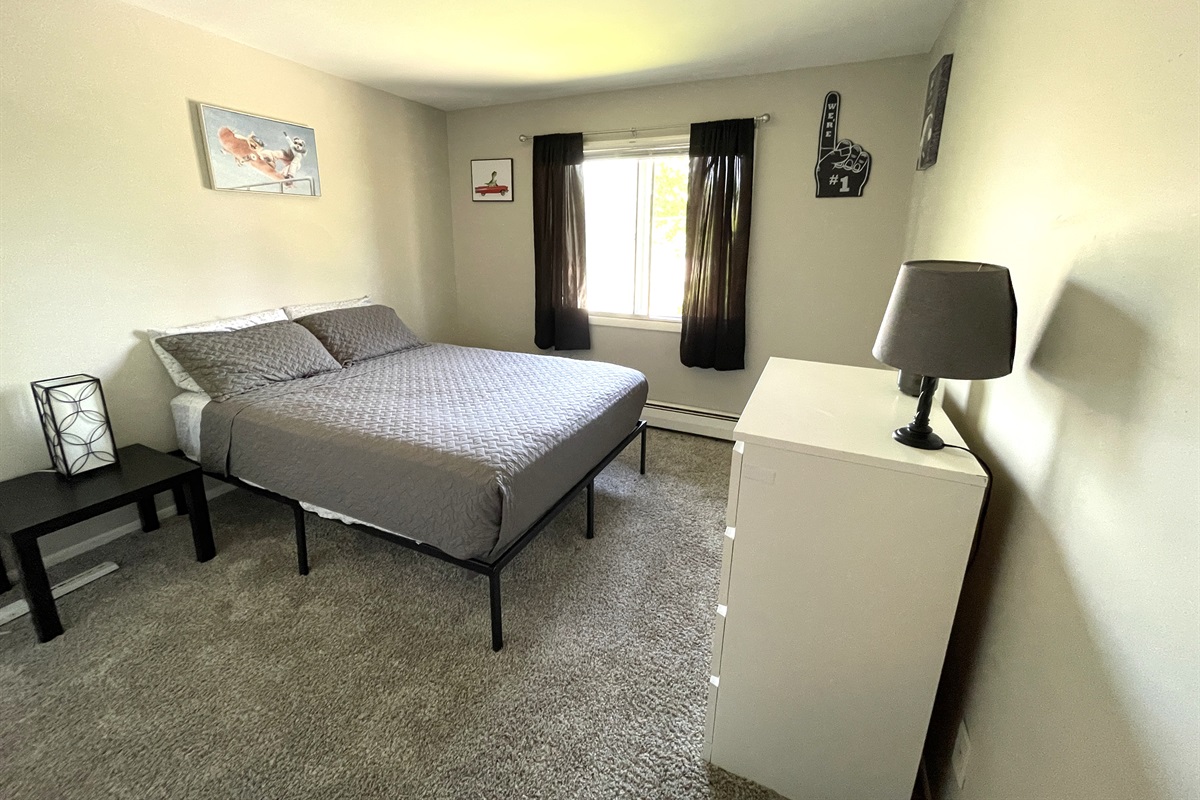 Bedroom 2 w/ Queen Bed