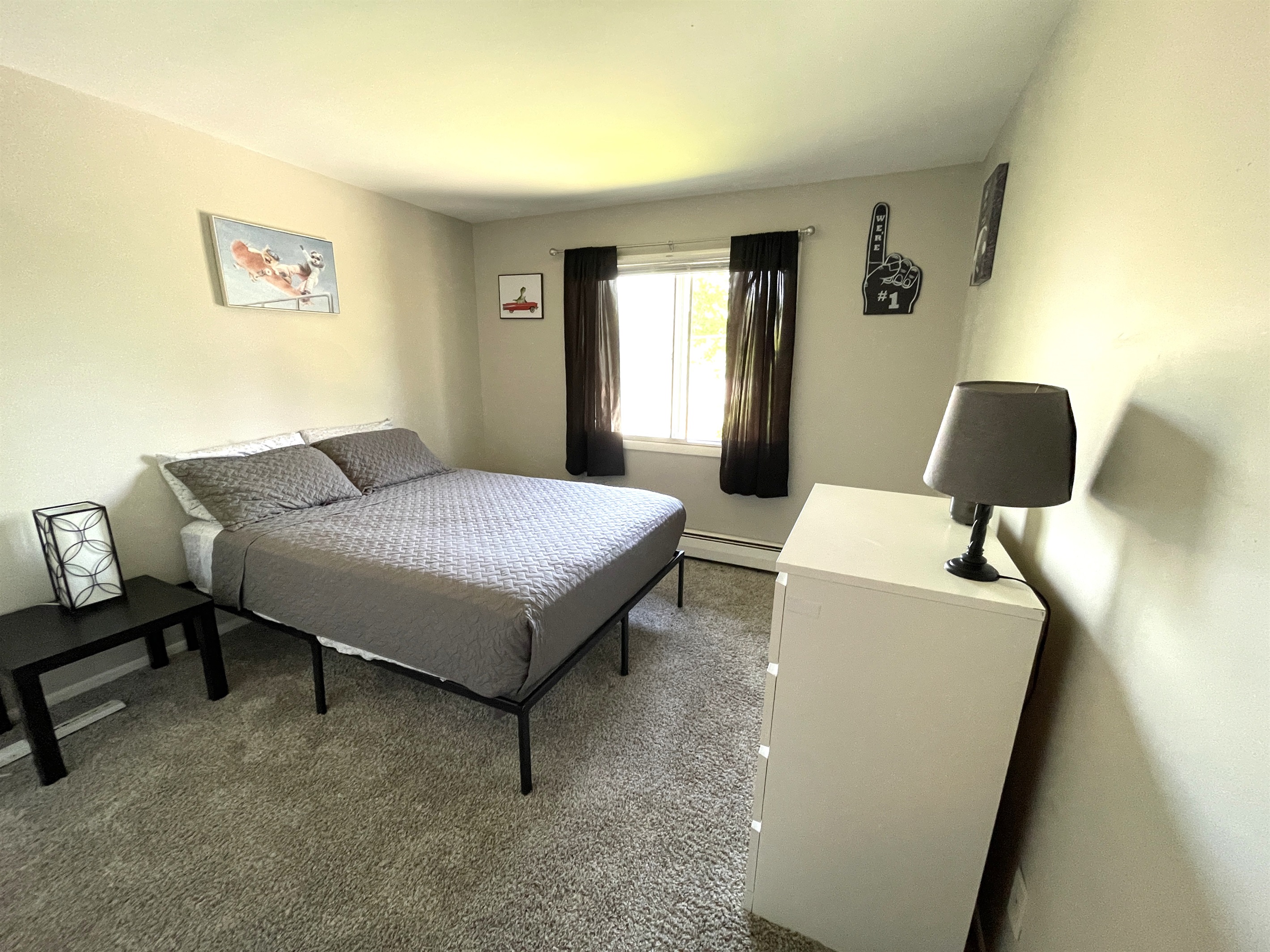 Bedroom 2 w/ Queen Bed