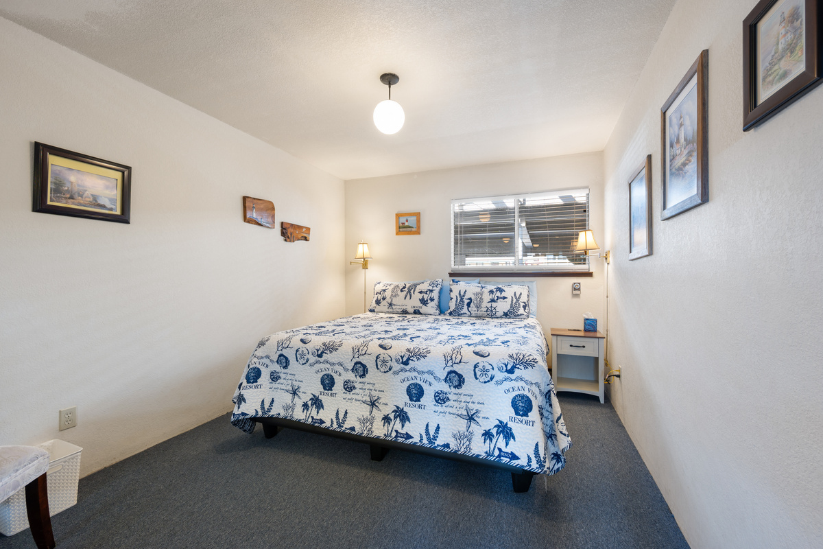Primary Bedroom Downstairs - King Bed