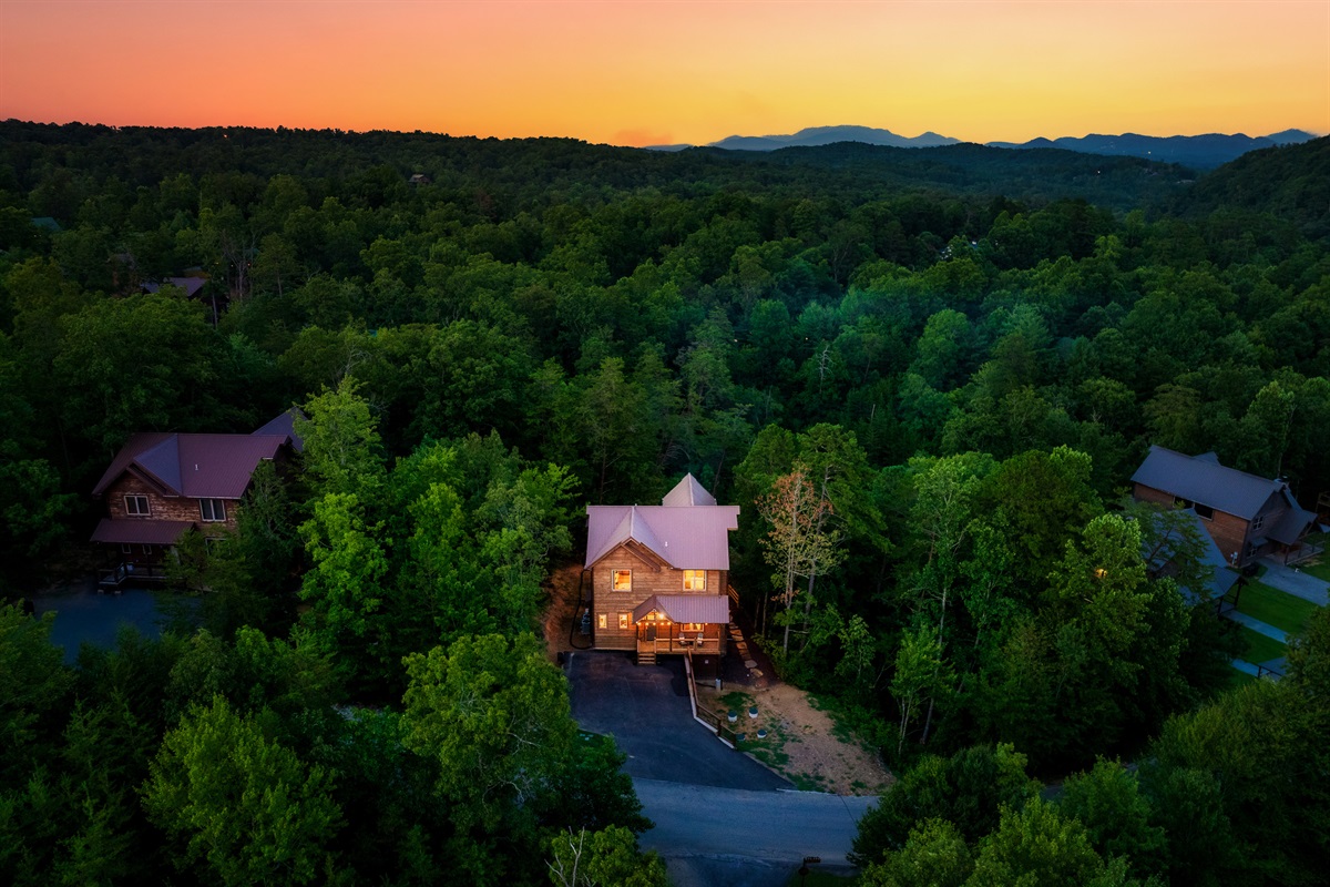 Beautiful area view of the Smoky Cove resort with cabin