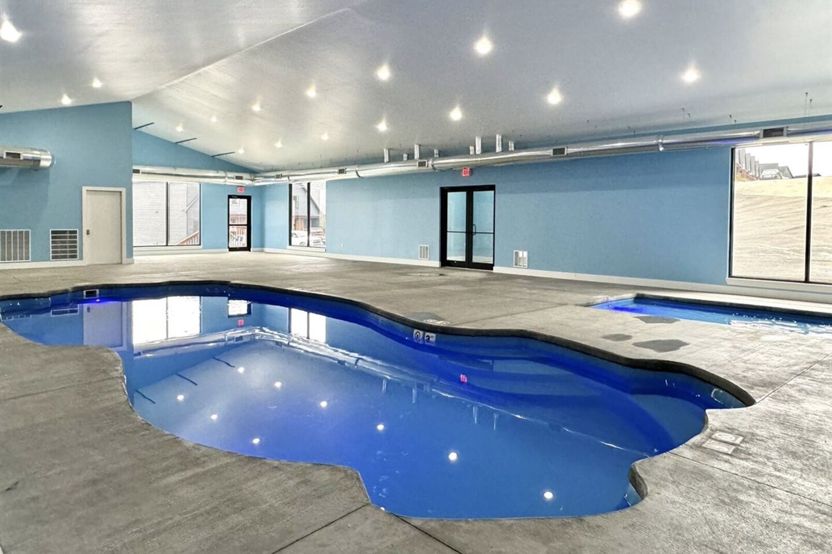 Indoor Pool and kiddie pool