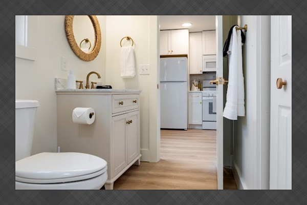 Bath linens provided