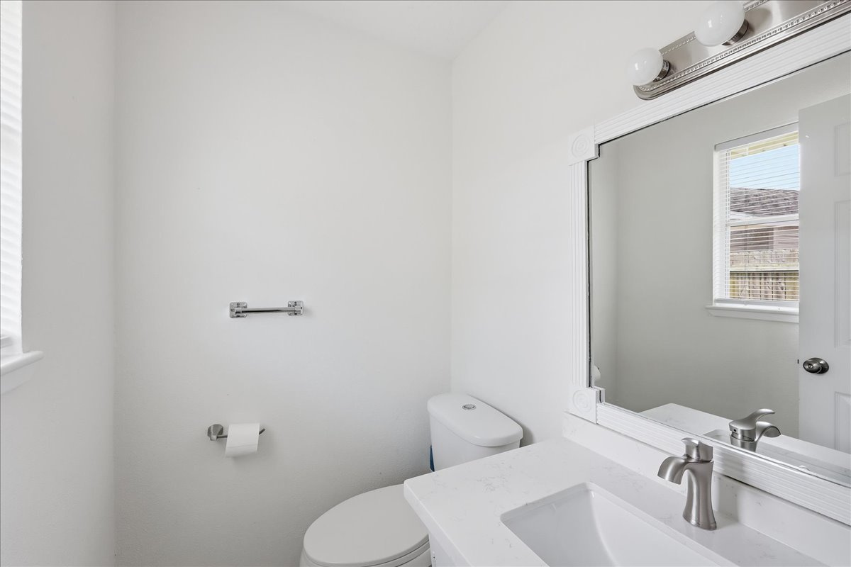 Master 1/2 bath
