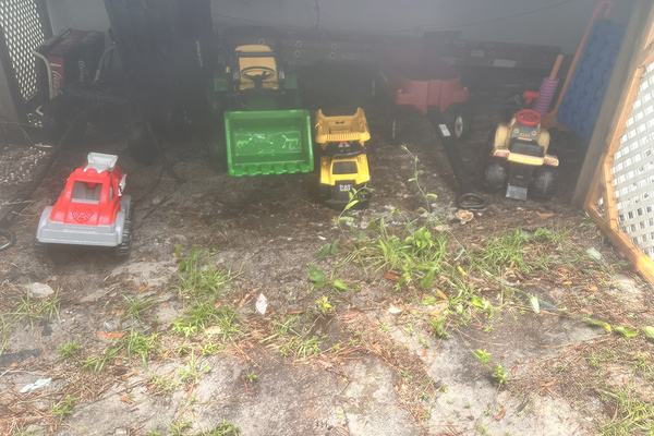 John Deere Chain Driven Rider, Beach Wagon, other riders & trucks for outdoor play