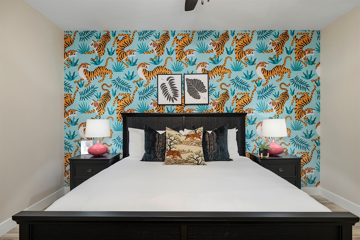Lower level King bed w/ ensuite bath