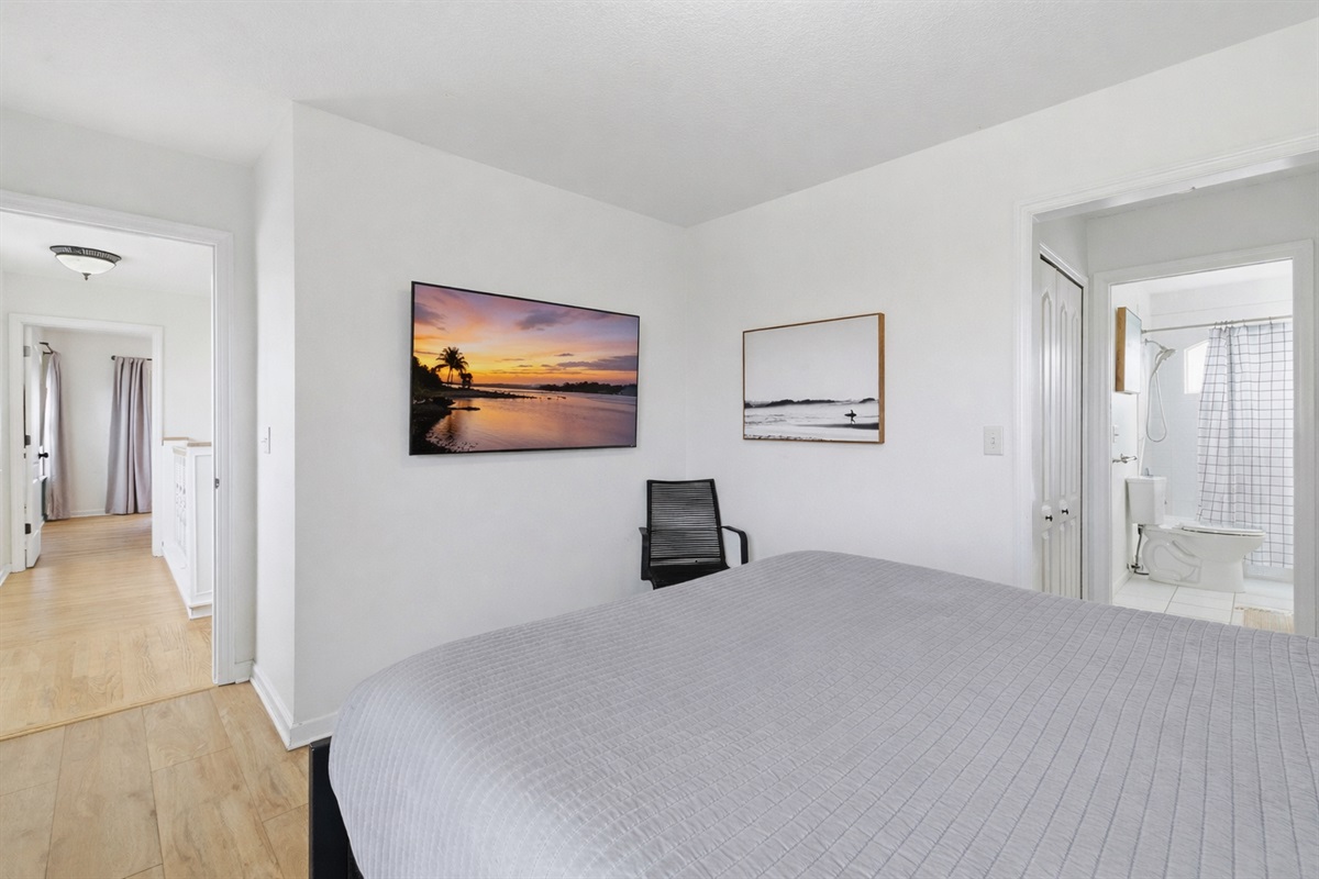 3rd floor queen room with ensuite