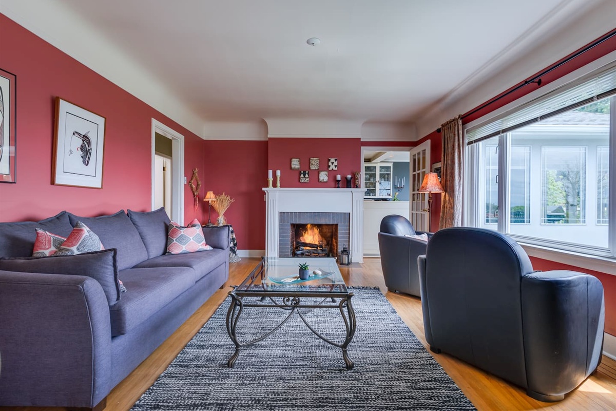 The fireplace provides a roaring and warming fire.   Most people mistake it for a real fireplace because it’s so impressive but a simple on/off switch does the trick.  
