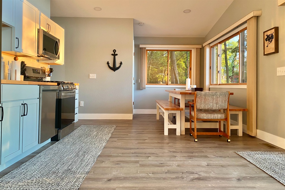 Sunny Dining Area fits the whole family.