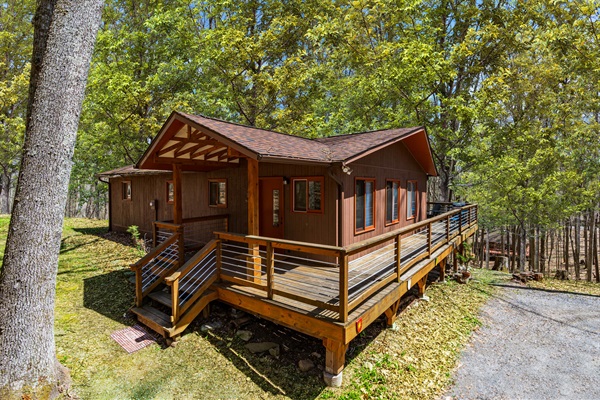 Step outside to hiking trails, or take a short walk to community tennis courts and a seasonal pool. Explore nearby state parks or unwind at one of Berkeley Springs' renowned local spas.