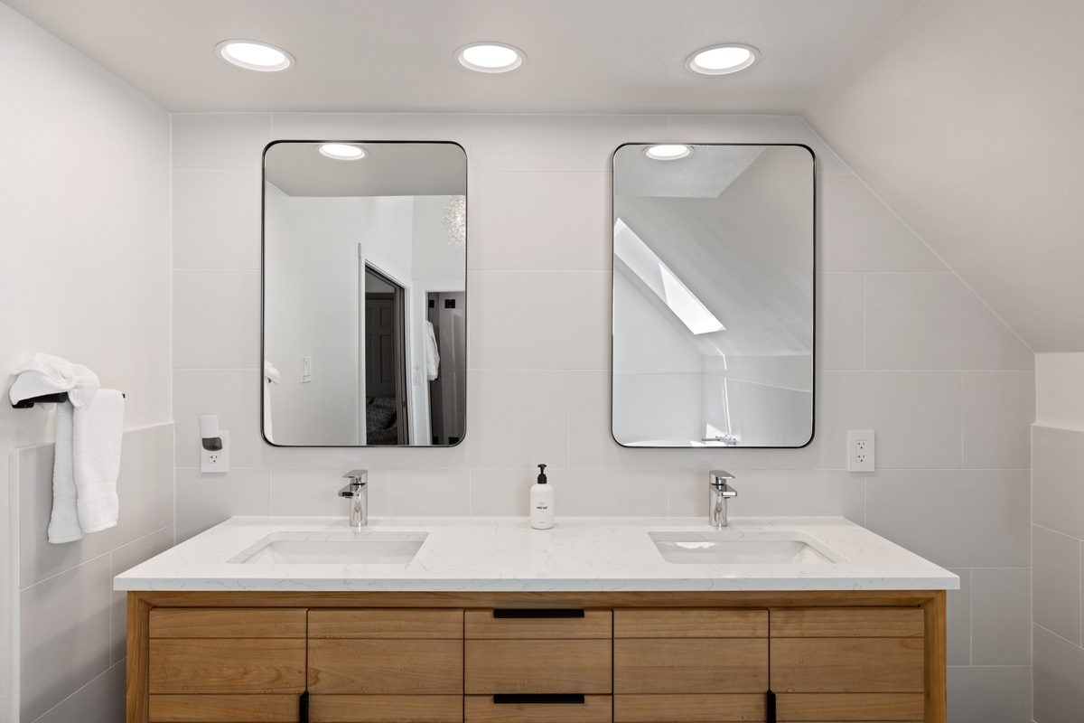 Ensuite #1 - Private 5 piece bath