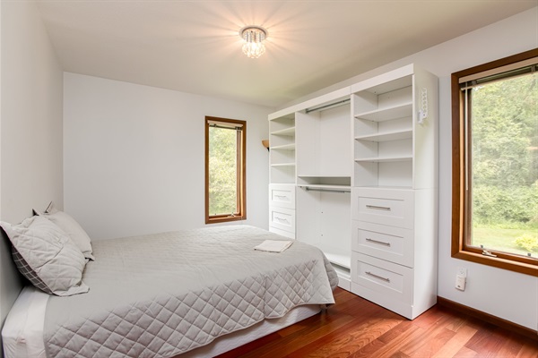 Charming 4-Bedroom Retreat Near Notre Dame, photo 20