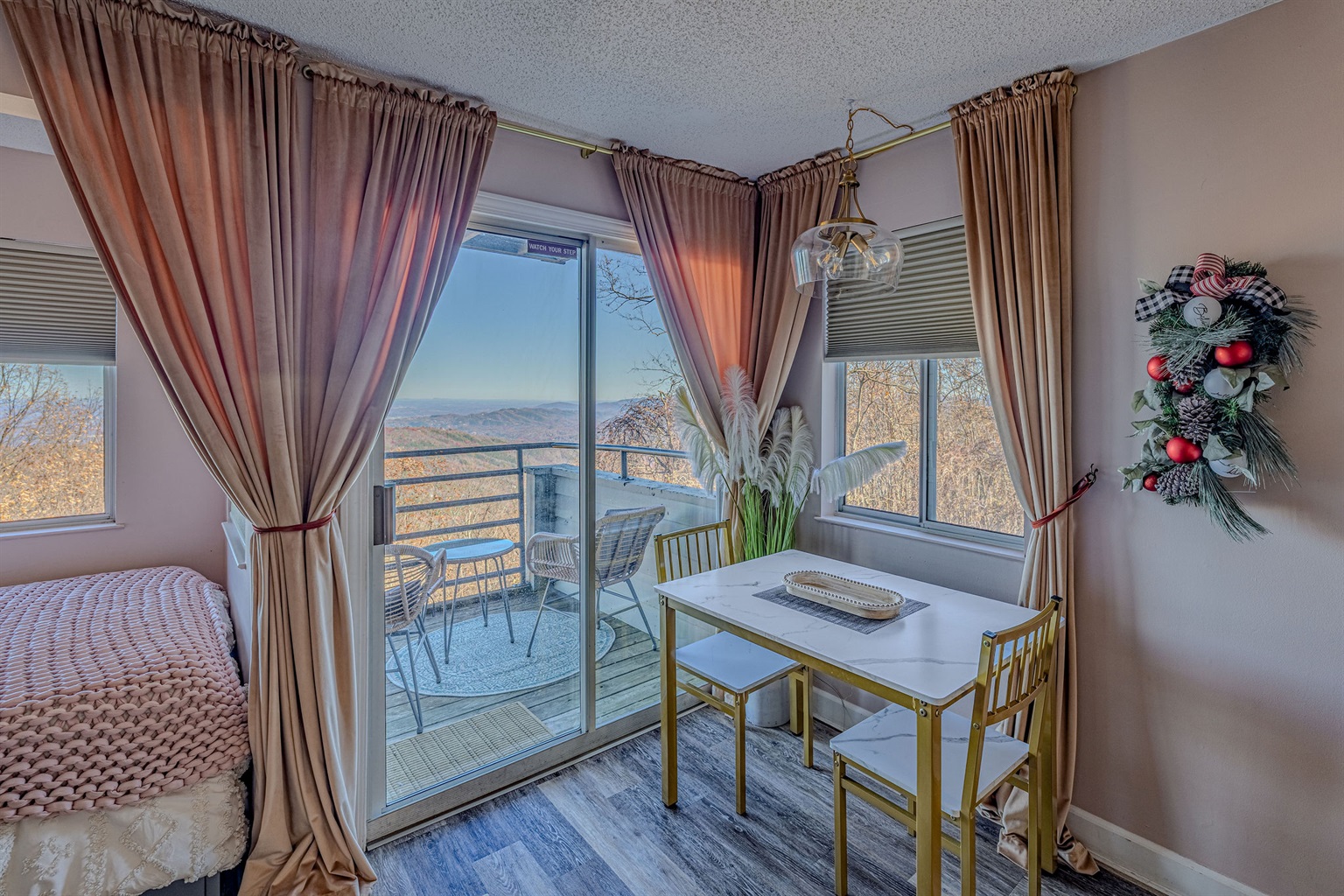 Christmas at Dreamer's Mountain Cottage