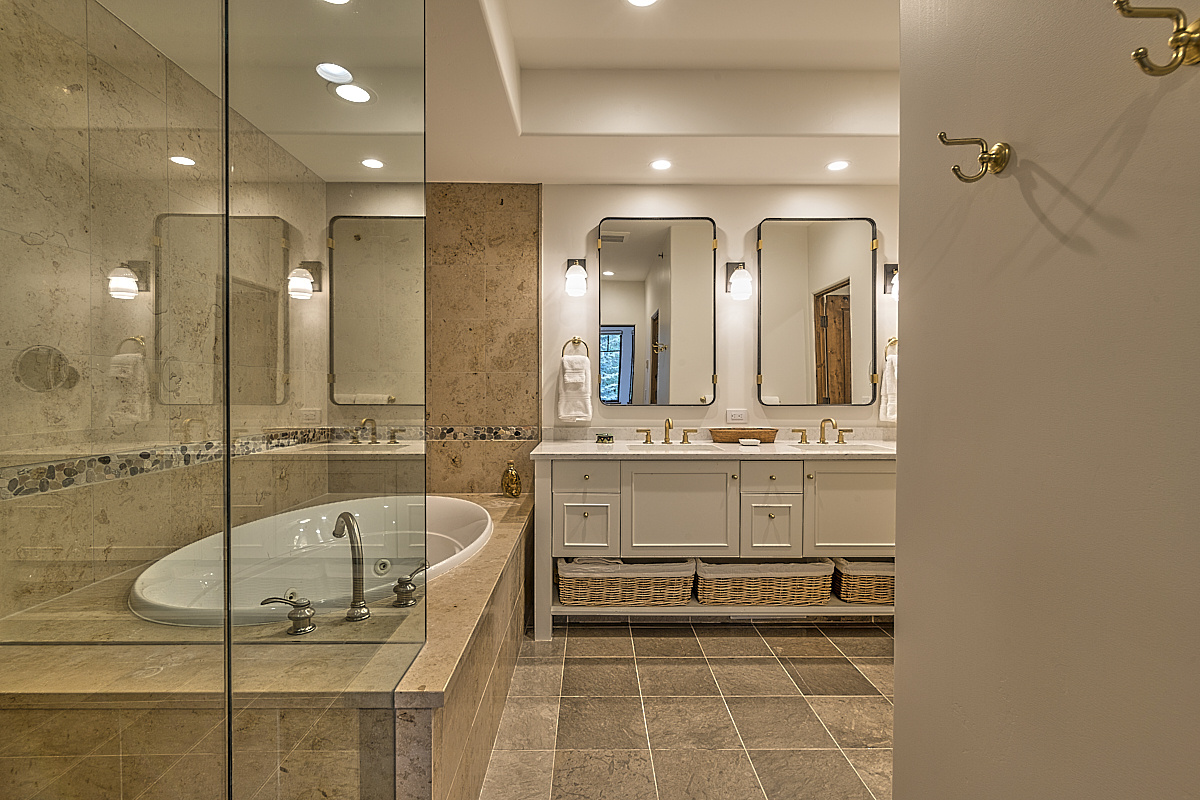 BR 1- En Suite Bath