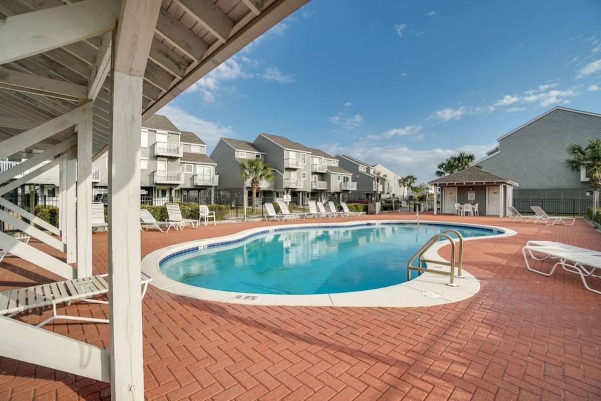 Take a morning swim at the second pool &mdash; two pools in Barrier Dunes means you'll never wait in line.