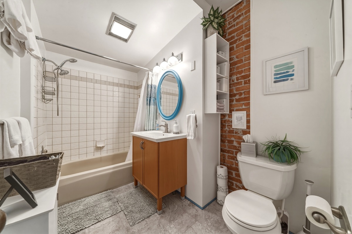 Bathroom #2 of 2: Tub/Shower combo