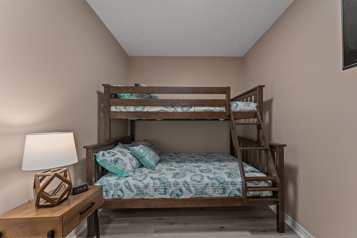 bunk bed room