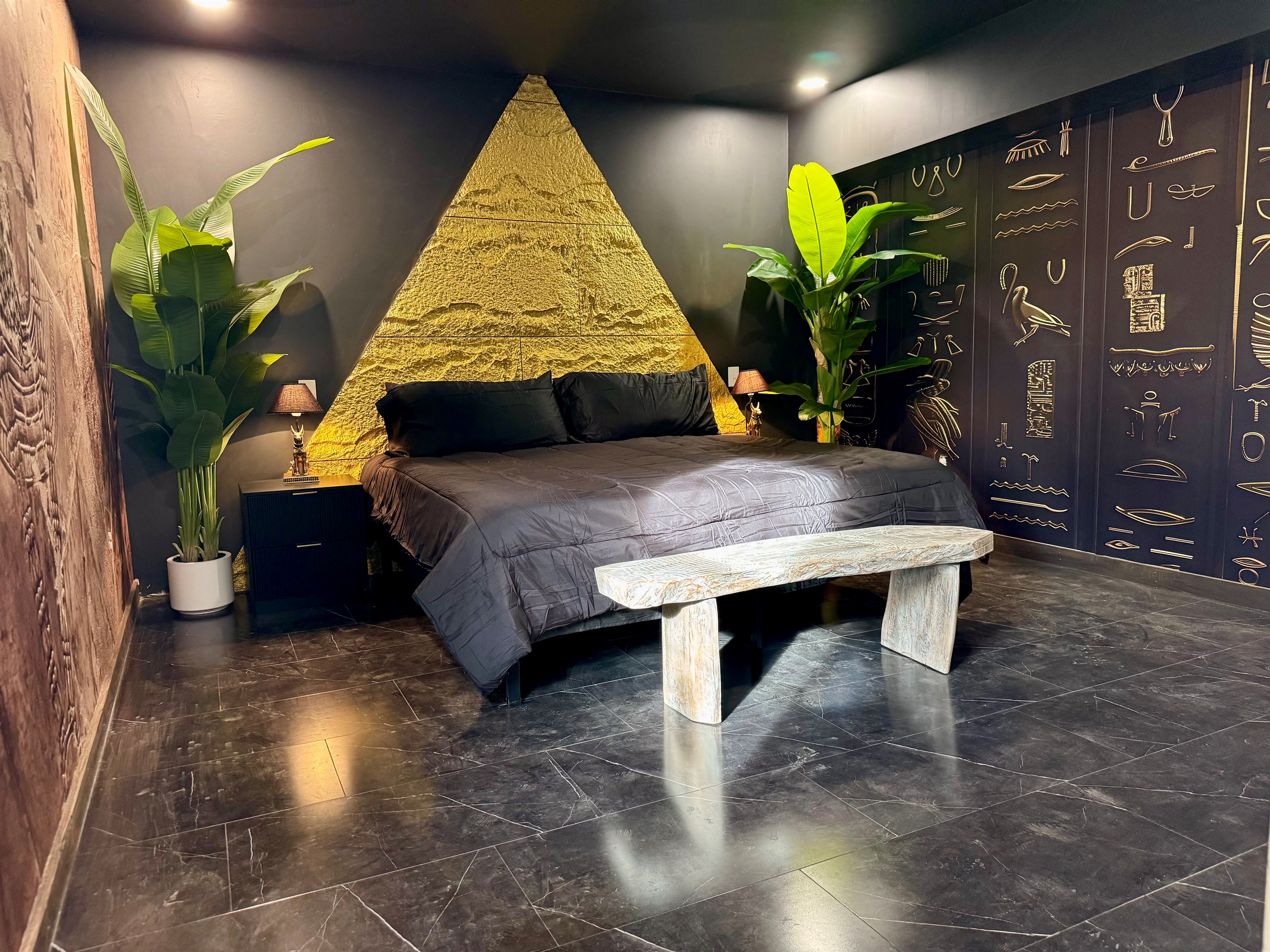 Egypt rm. extra large room with en-suite full bath.