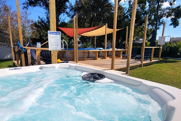 Sunshine Spa and Deck