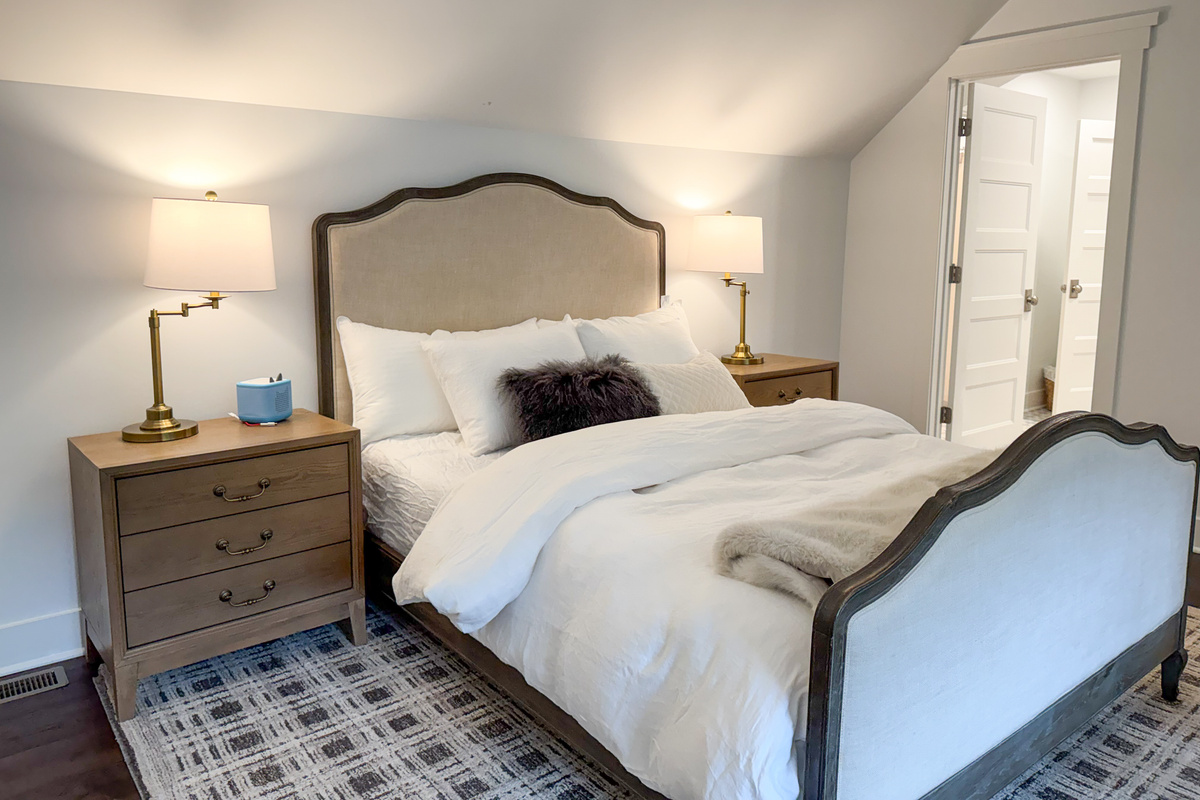 Guest Bedroom with Queen