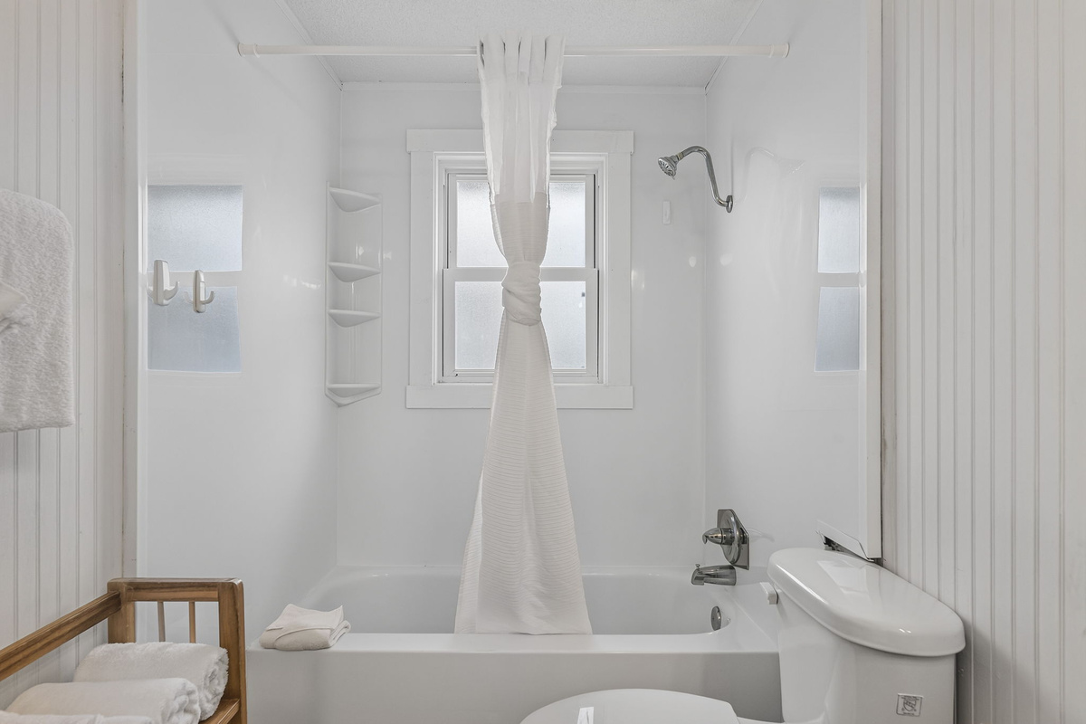 Bathroom Unit 3