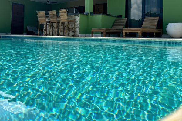 New Stylish 3 BR, Private Pool / Yard, Casa Bella Chase