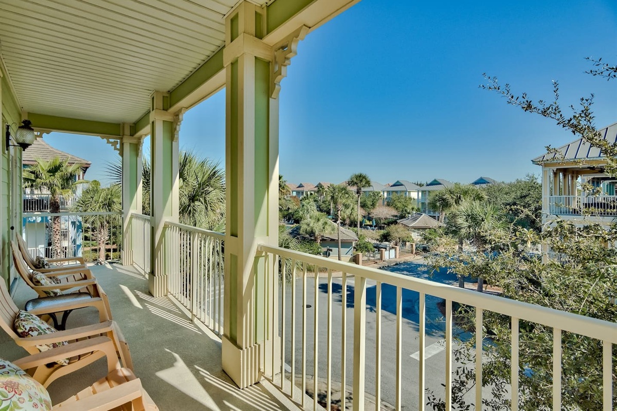 Large private balcony, ideal for relaxation and enjoying the view