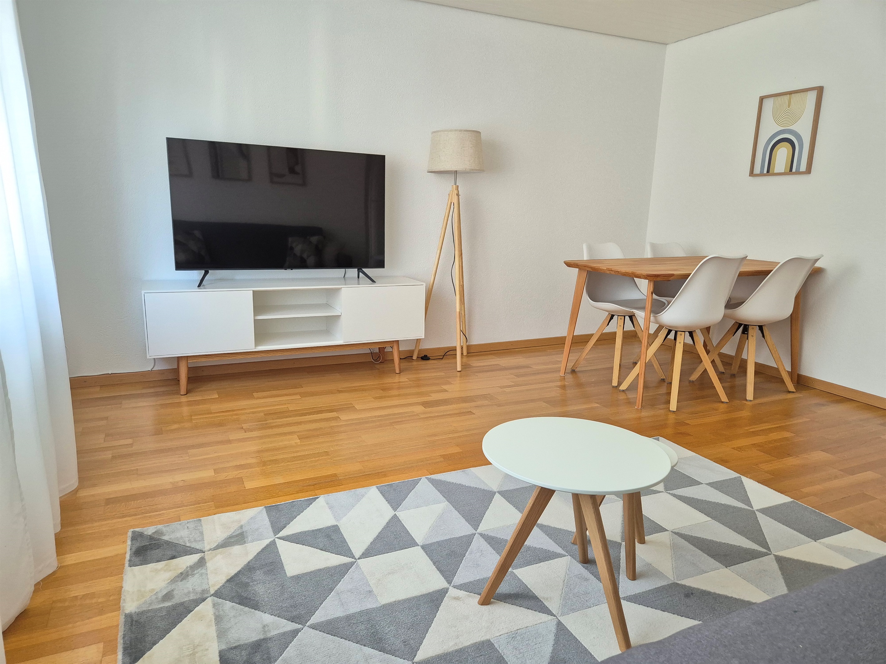 Living room with smart TV incl. Netflix Premium