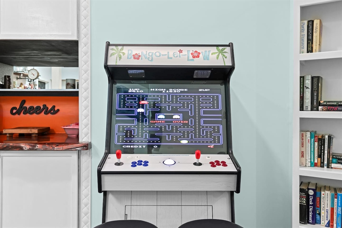 There is an arcade with over 3,000 games