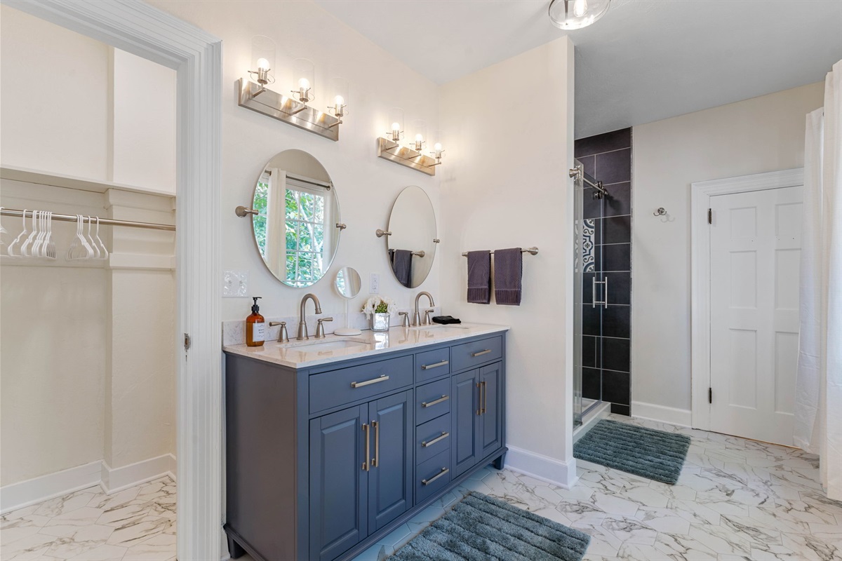 Ensuite Bathroom for Primary Bedroom