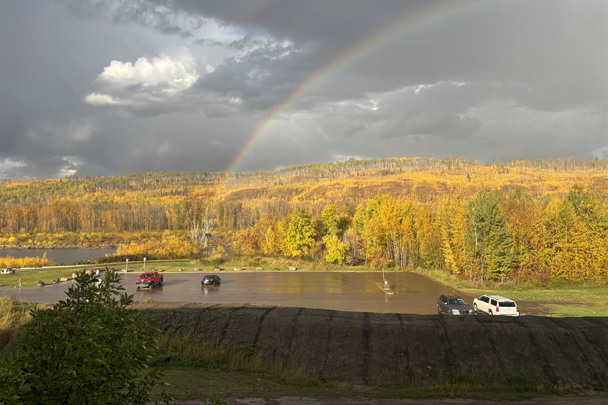 River views from wraparound balcony