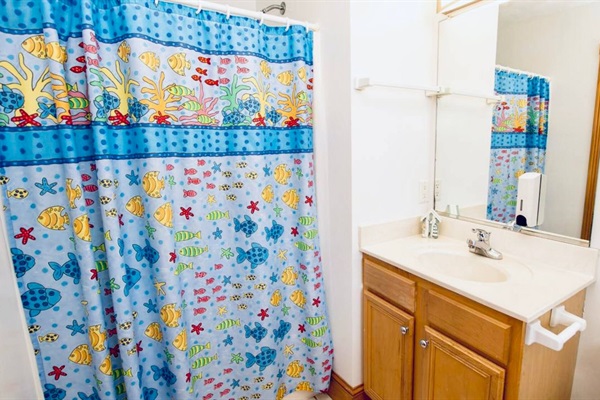 bathroom 3 - with coral theme