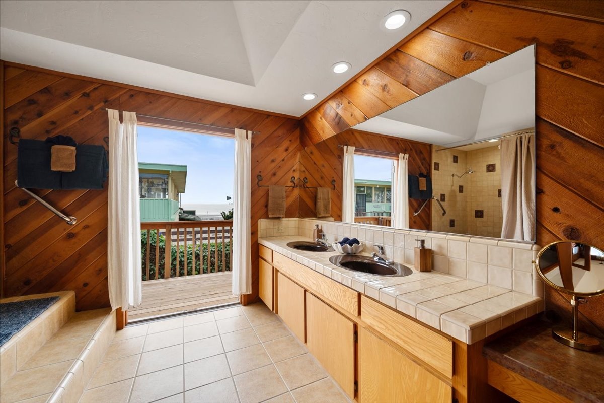 Primary Ensuite Restroom