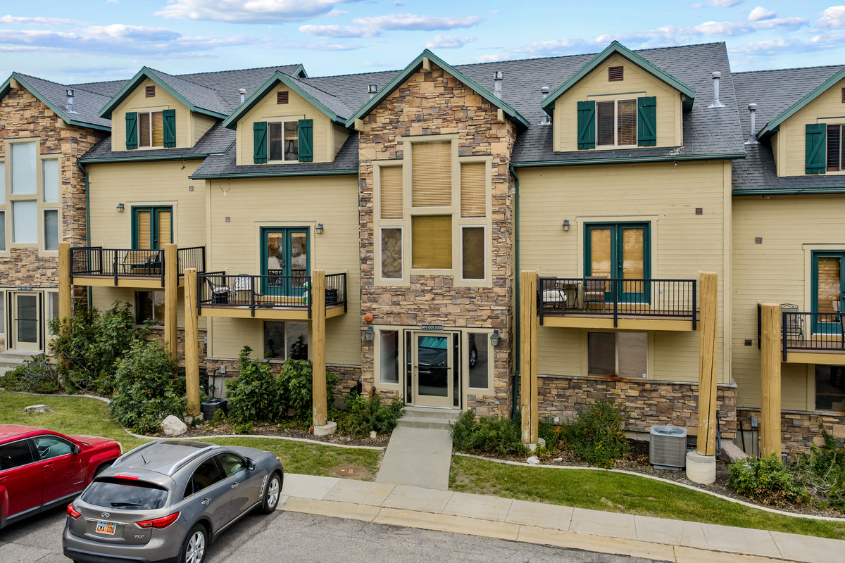 Parking at Mountain View Retreat