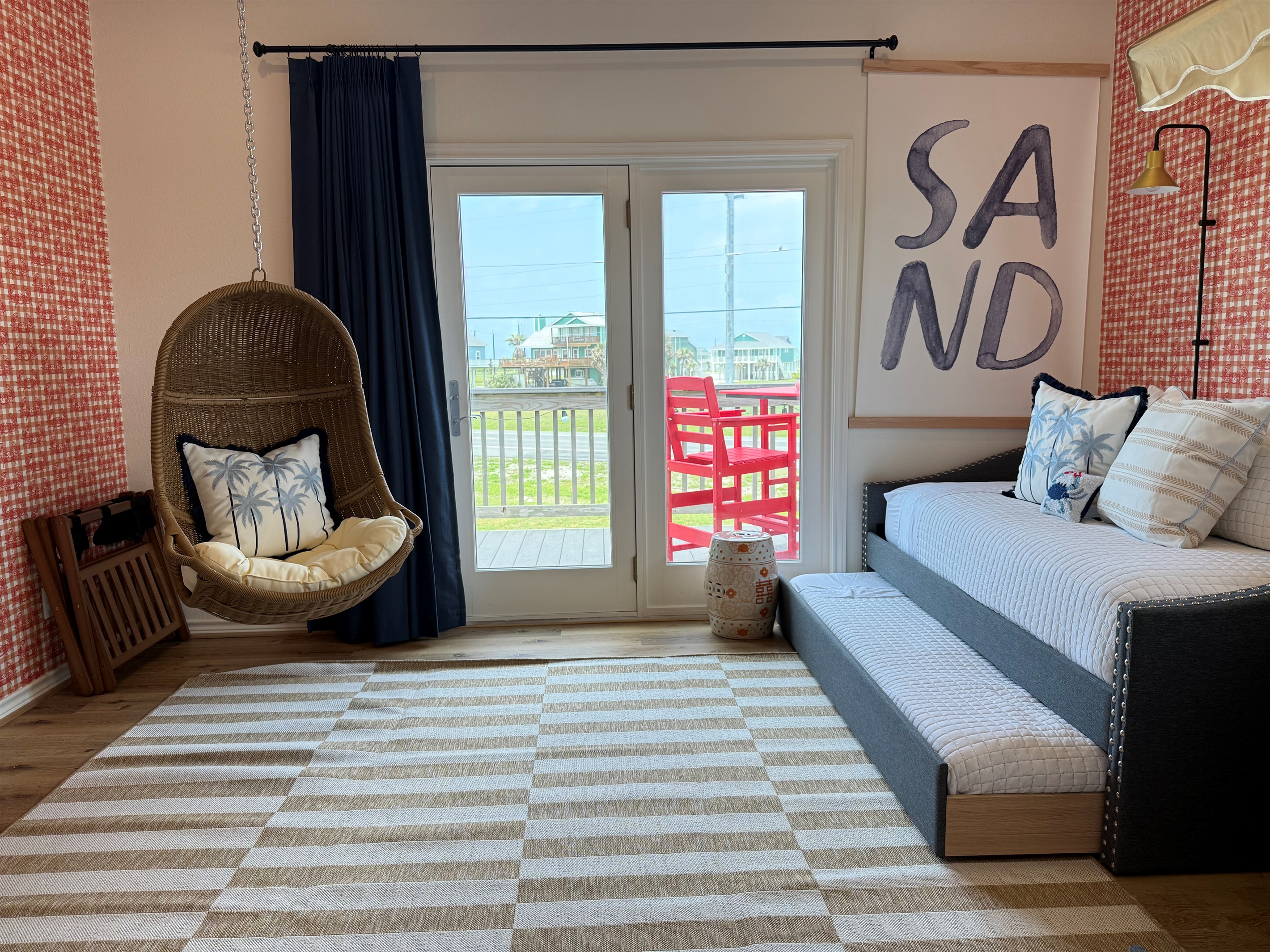Hang out in the chair swing while listening to tunes, or read a book on the Bay Deck watching the sun set. Black out curtains! 