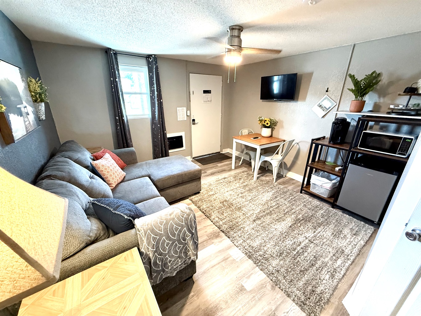 Two tvs in this room.